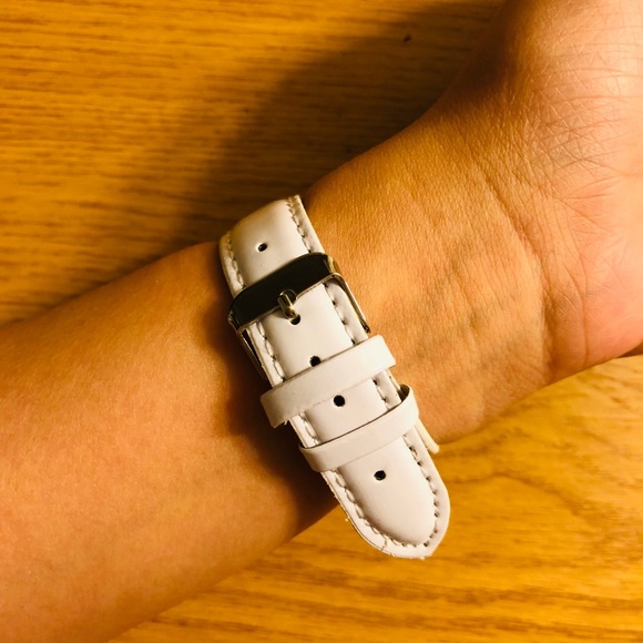 White triangle watch - Picture 2 of 4